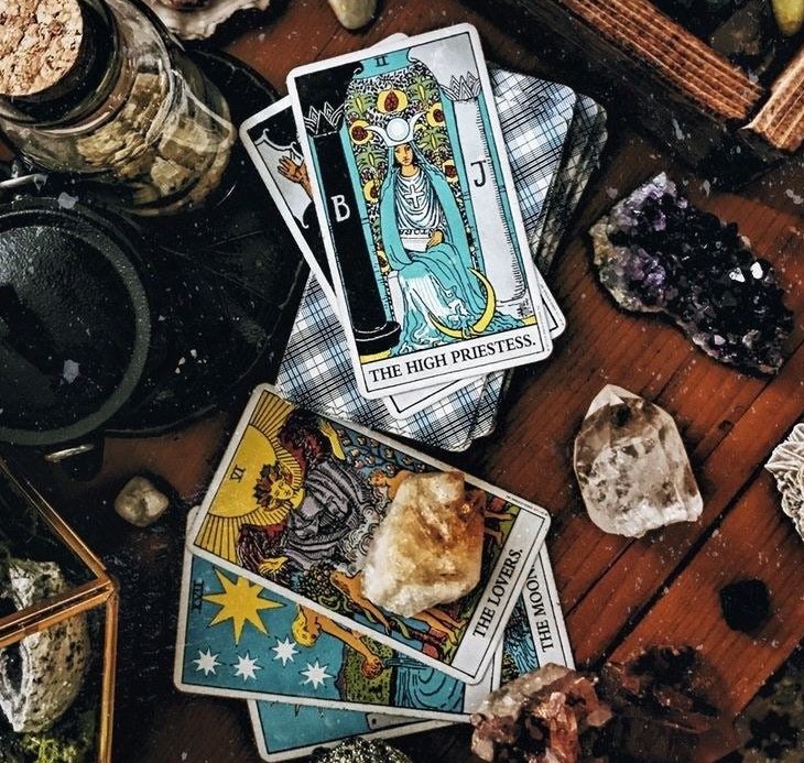 Tarot Hakkında İlginç Bilgiler Ve Dizilim Yöntemleri